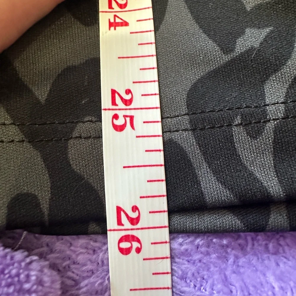Under Armour Women's Black and Dark Gray Animal Print Short Sleeve Tee - Picture 8 of 8